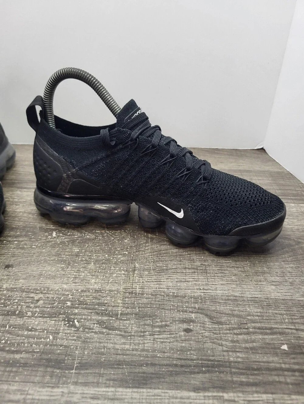 Nike Air Vapormax Flyknit 2 Women's Size 7 Black White Running Shoes 942843-001